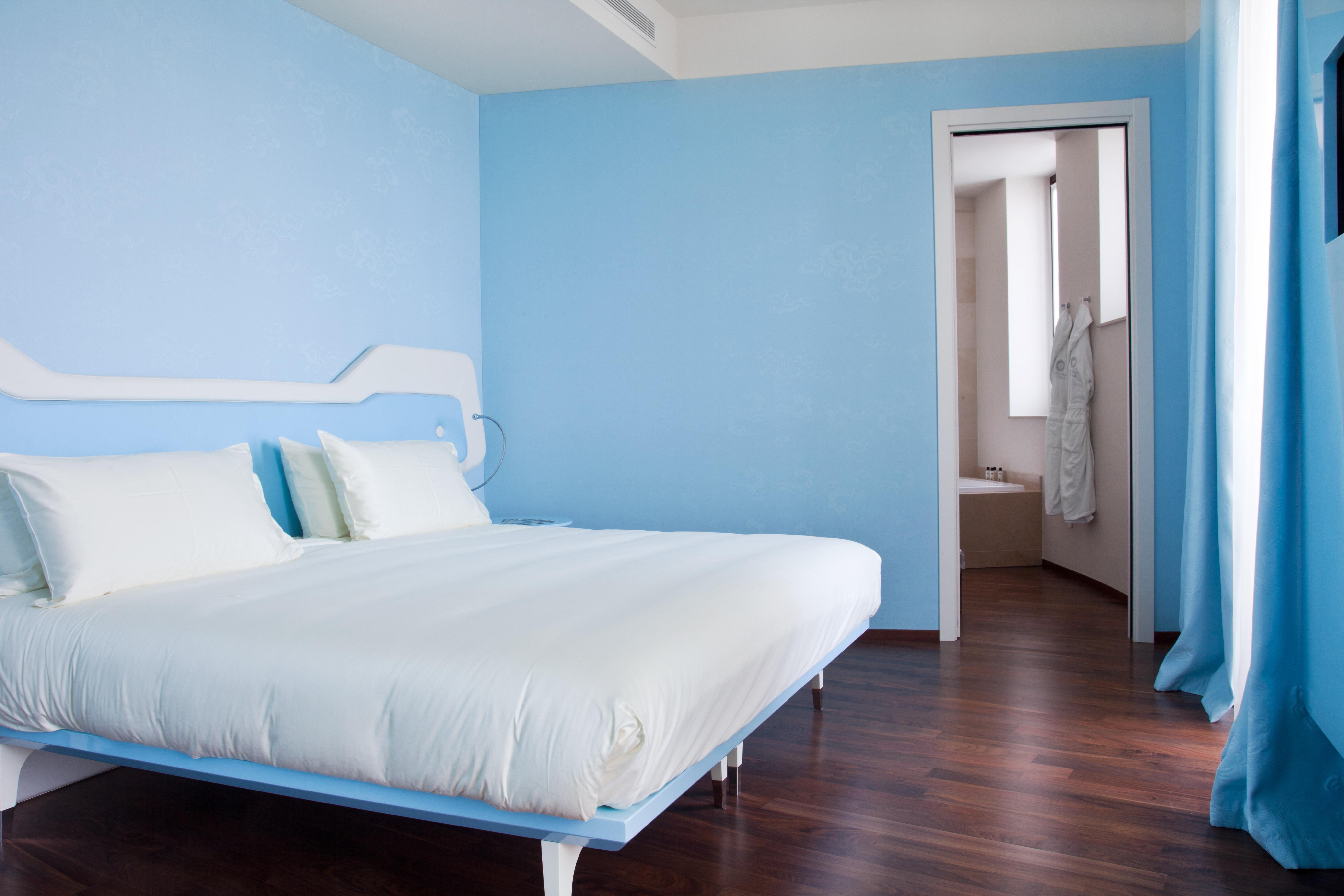 iH Grande Albergo Delle Nazioni Bari Esterno foto A bedroom
