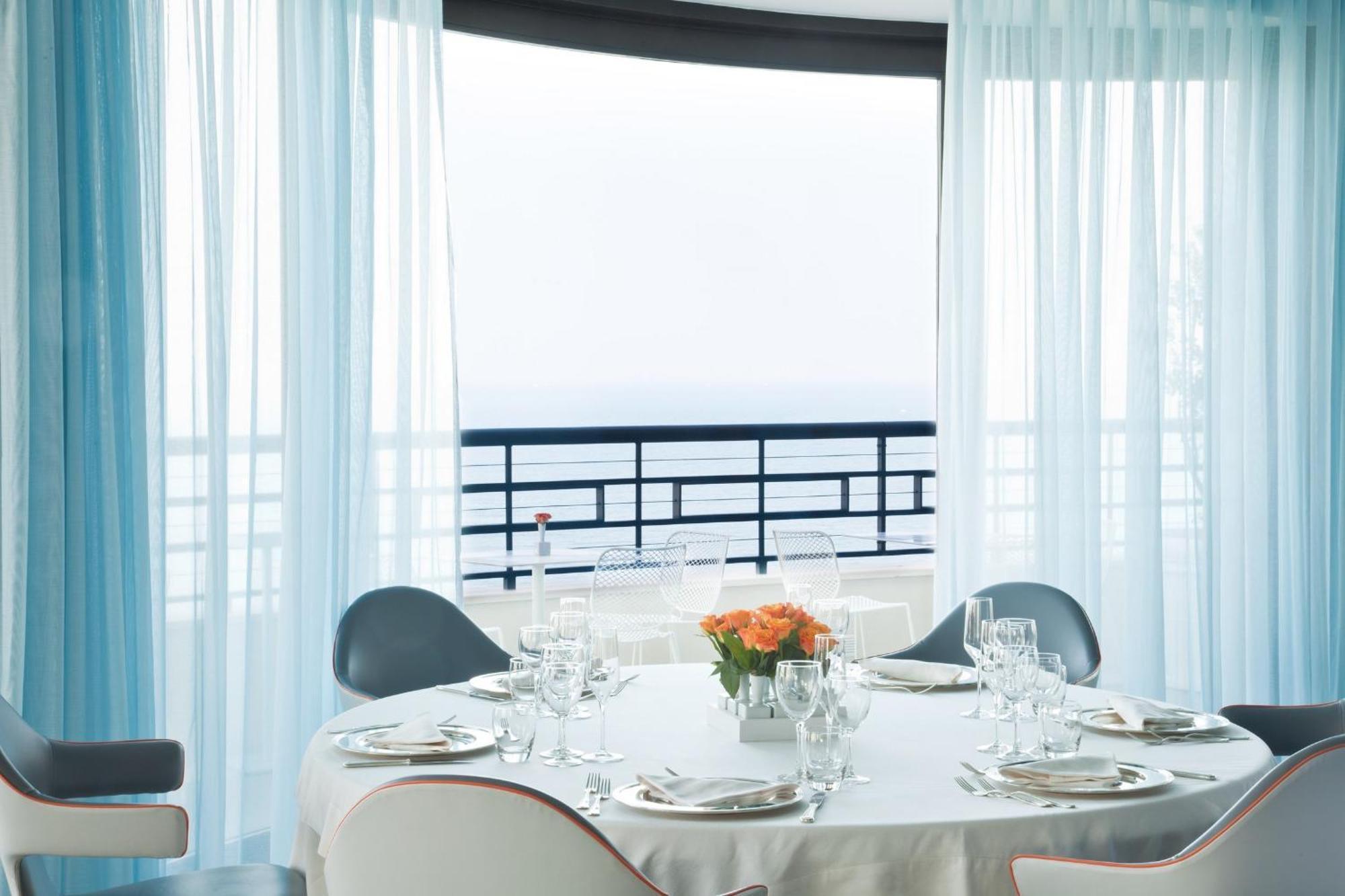 iH Grande Albergo Delle Nazioni Bari Esterno foto The dining room