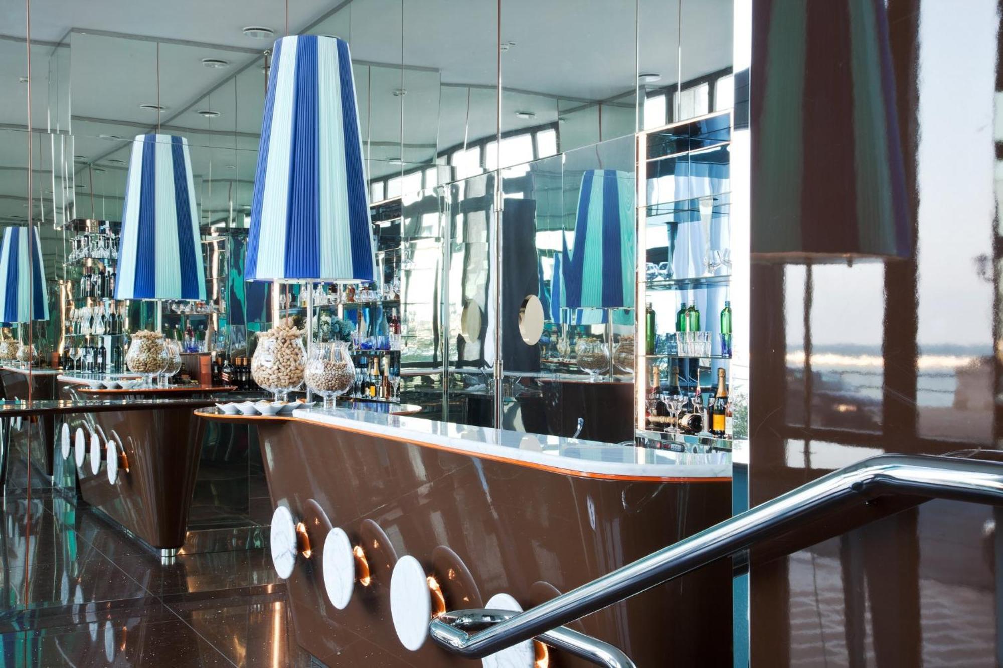 iH Grande Albergo Delle Nazioni Bari Esterno foto Skyline Bar