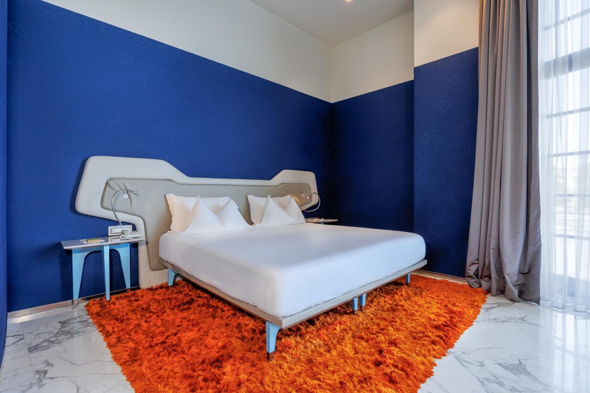 iH Grande Albergo Delle Nazioni Bari Esterno foto A room at the hotel