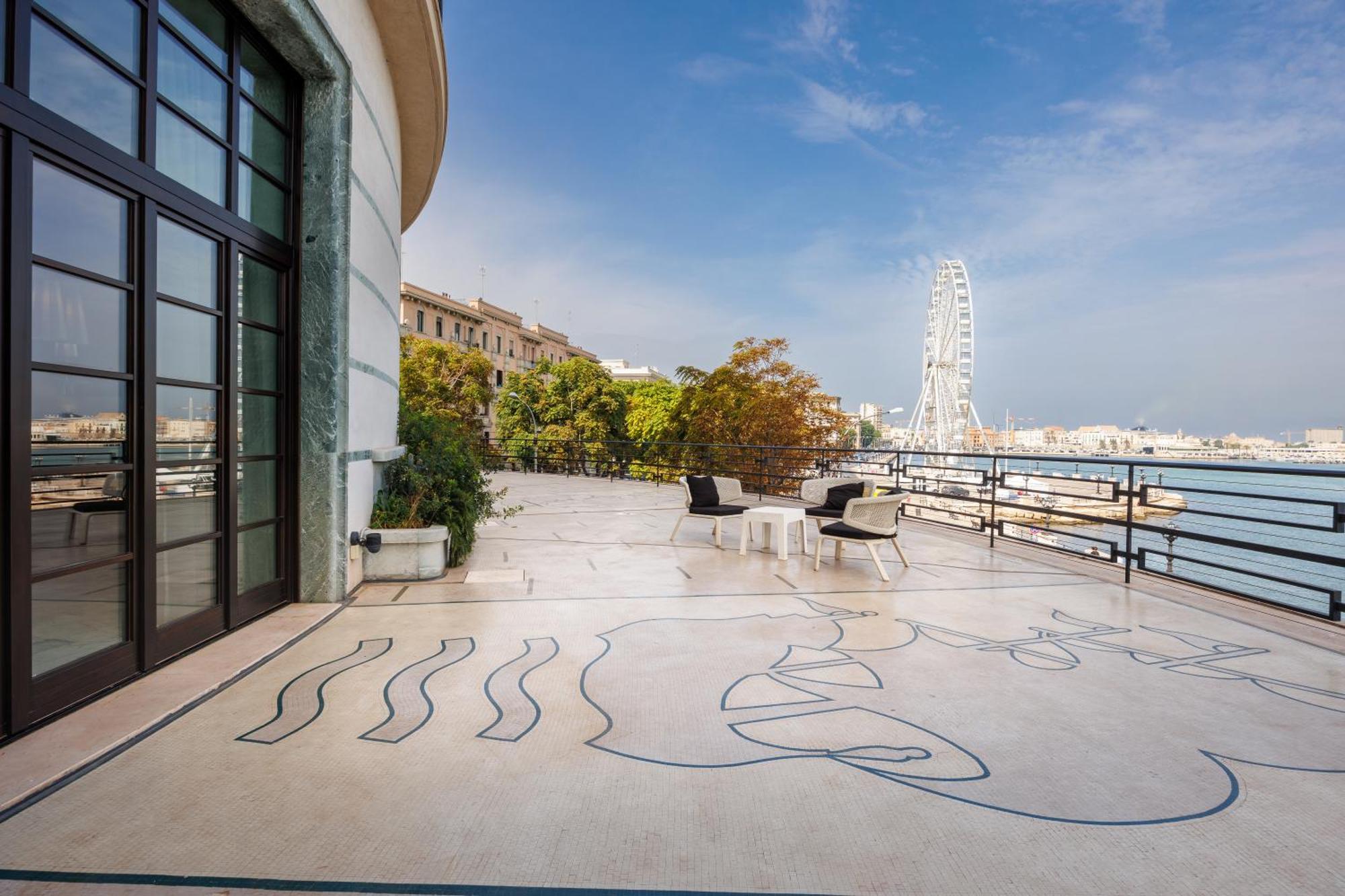 iH Grande Albergo Delle Nazioni Bari Esterno foto The terrace of the museum