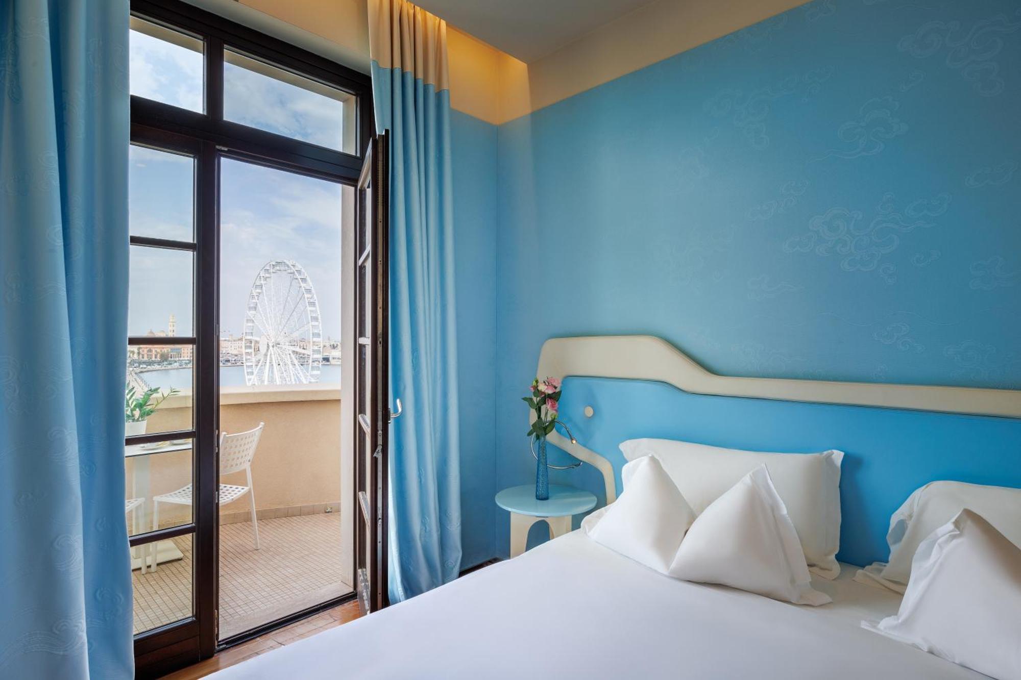 iH Grande Albergo Delle Nazioni Bari Esterno foto A room at the hotel
