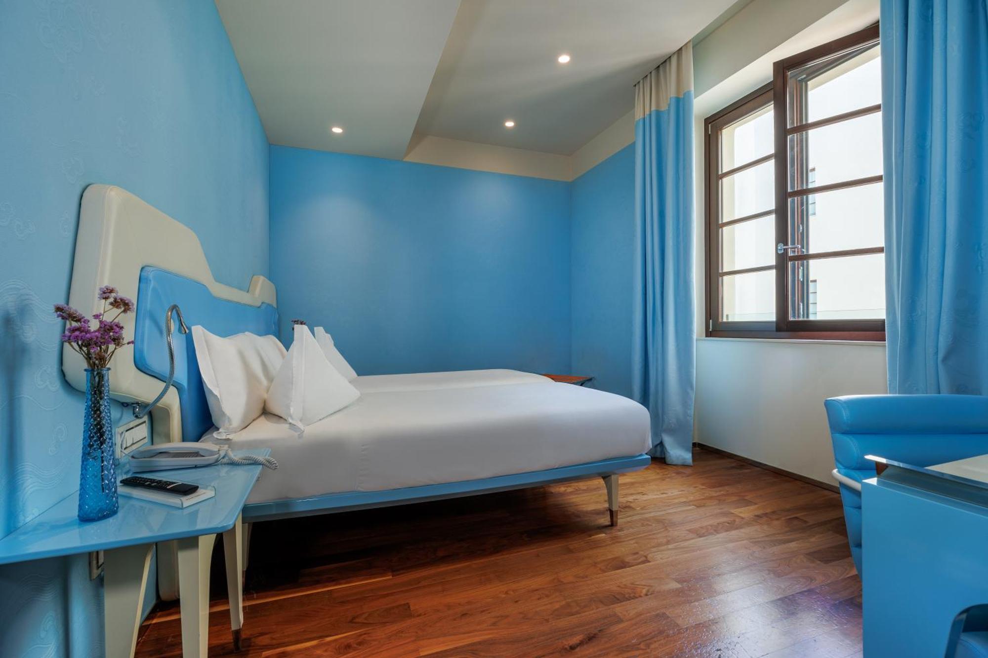 iH Grande Albergo Delle Nazioni Bari Esterno foto A room at the hotel