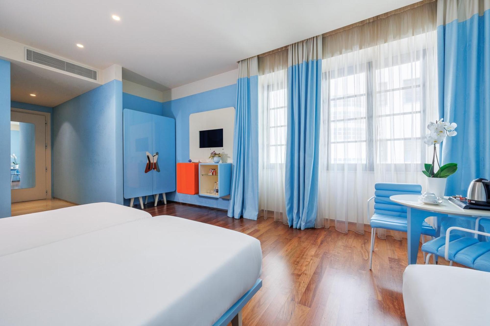 iH Grande Albergo Delle Nazioni Bari Esterno foto A room at the hotel