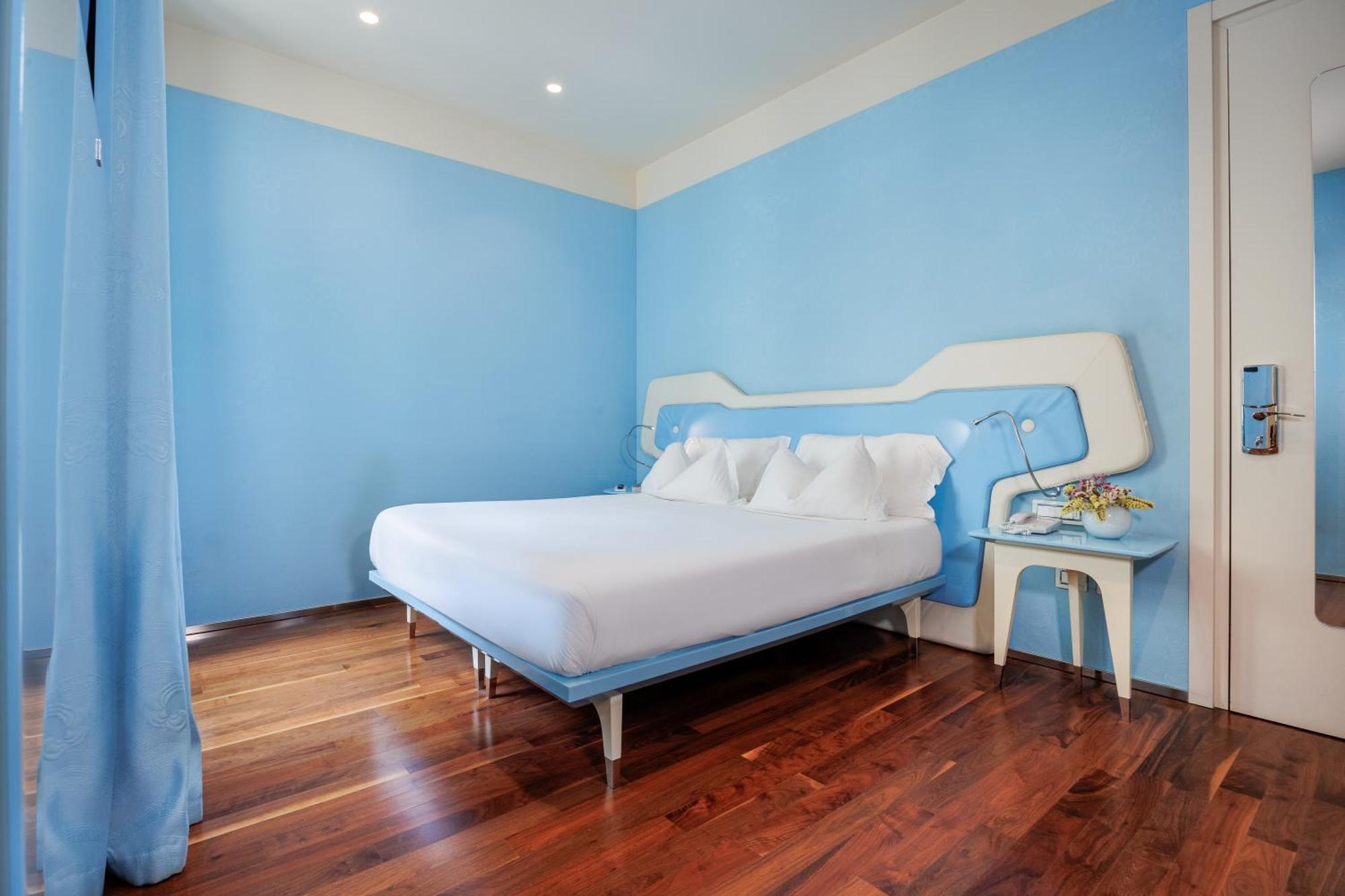 iH Grande Albergo Delle Nazioni Bari Esterno foto A room at the hotel
