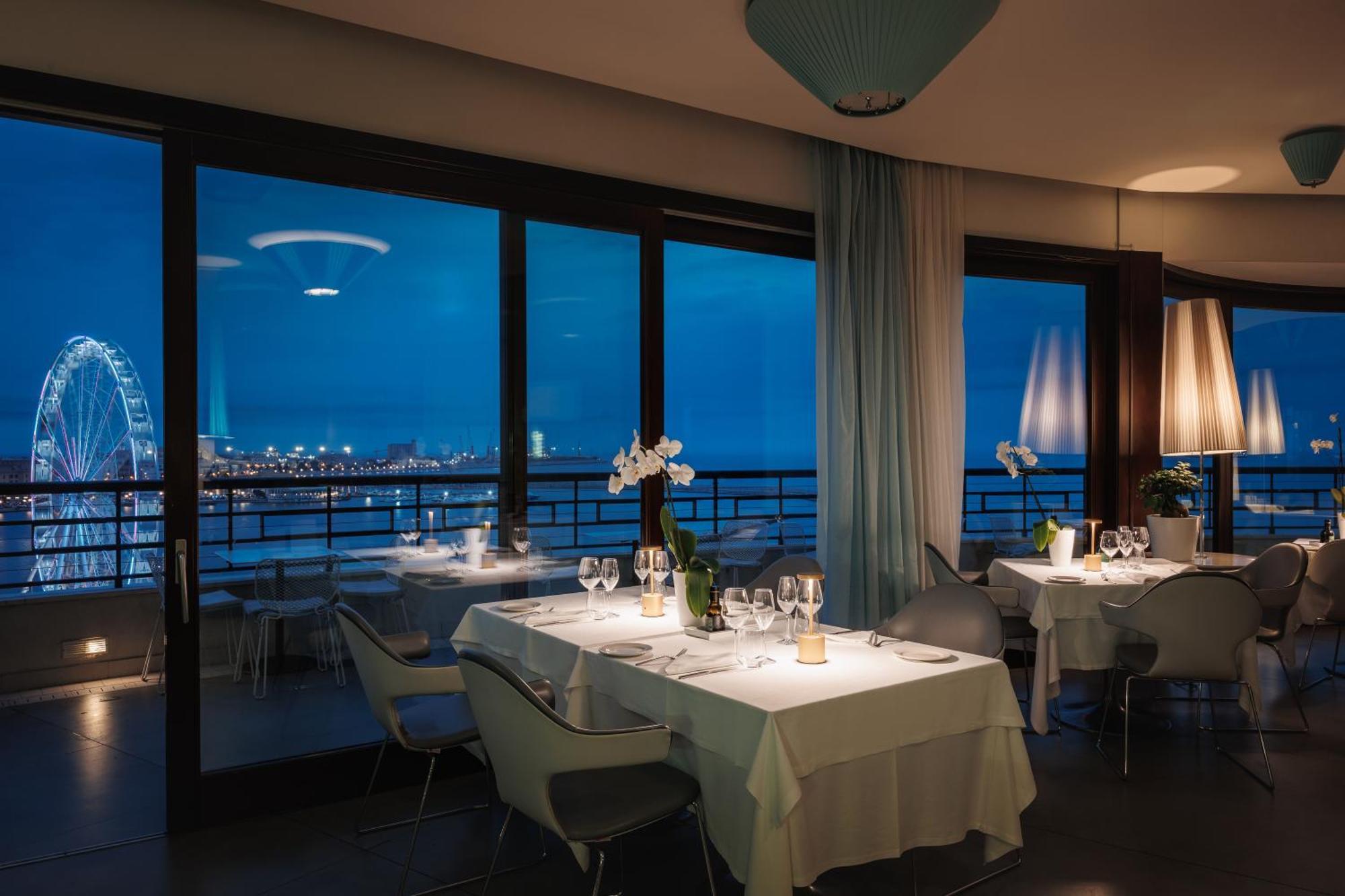 iH Grande Albergo Delle Nazioni Bari Esterno foto Restaurant