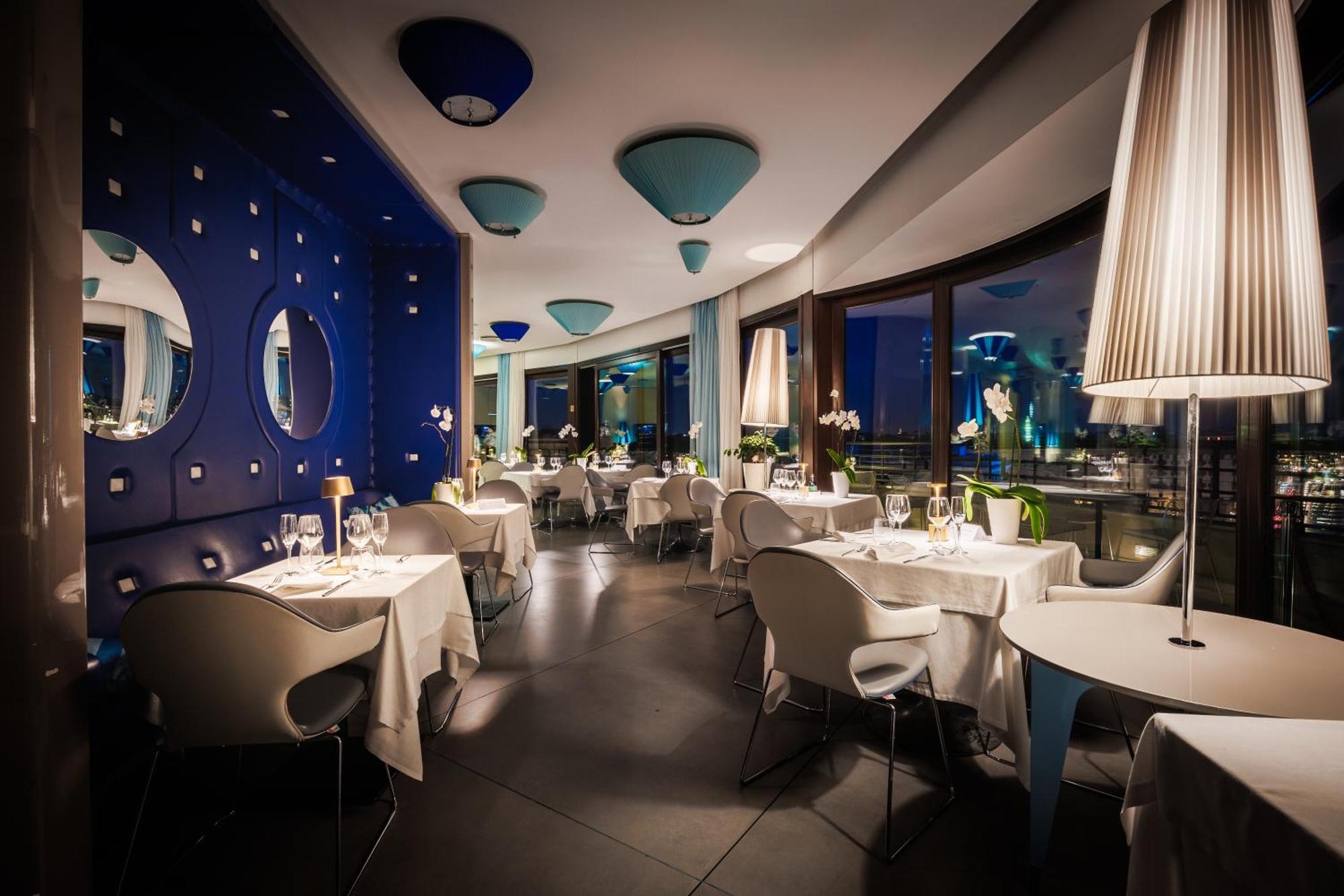 iH Grande Albergo Delle Nazioni Bari Esterno foto Restaurant Blue
