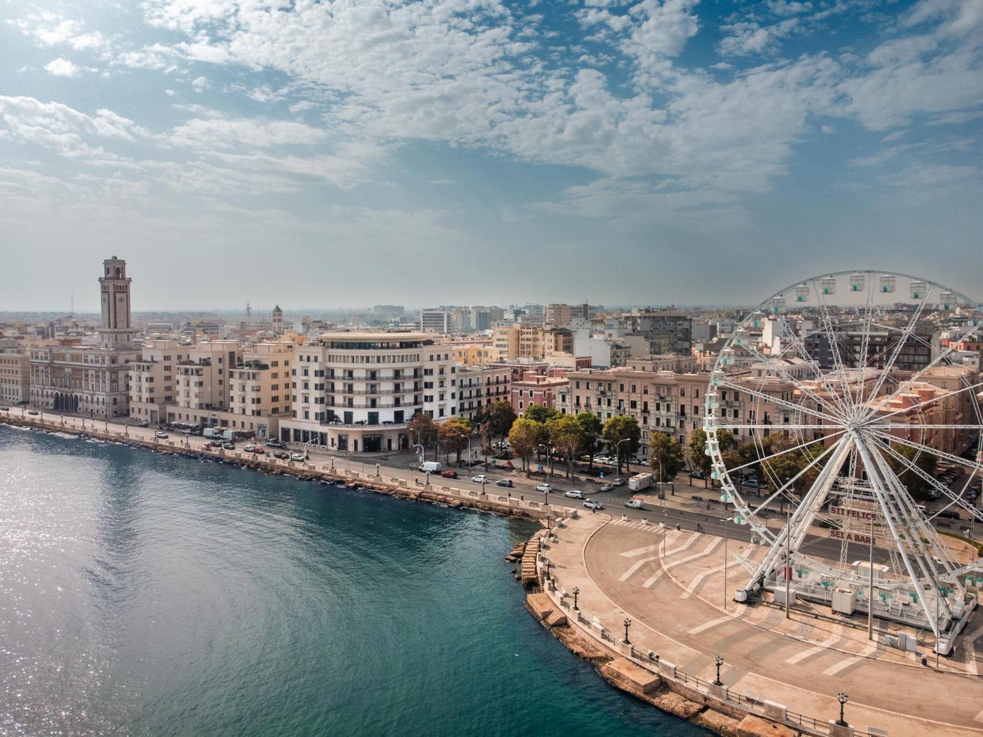iH Grande Albergo Delle Nazioni Bari Esterno foto The port of Bari